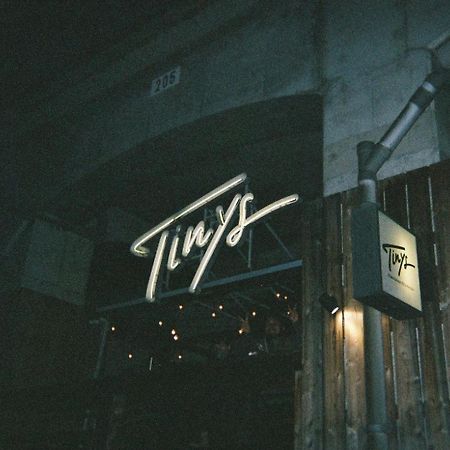 Хостел Tinys Yokohama Hinodecho Экстерьер фото