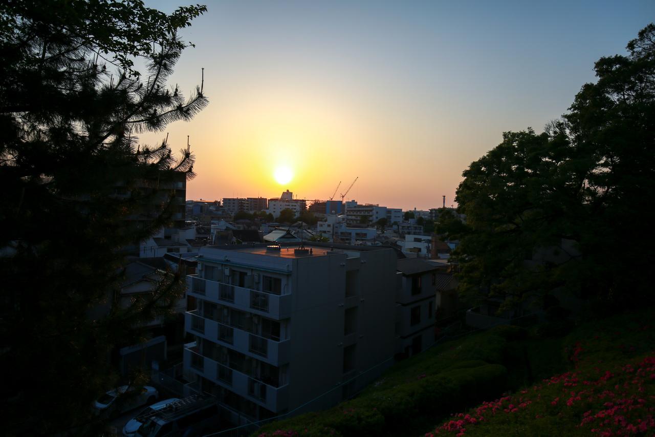 Хостел Tinys Yokohama Hinodecho Экстерьер фото